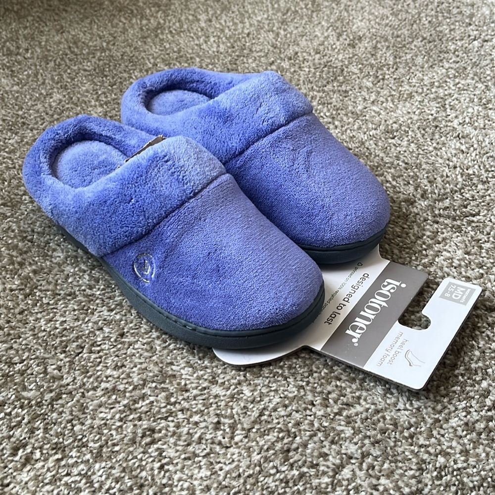 Isotoner Women’s Periwinkle Memory Foam Slippers - MD (7.5-8)